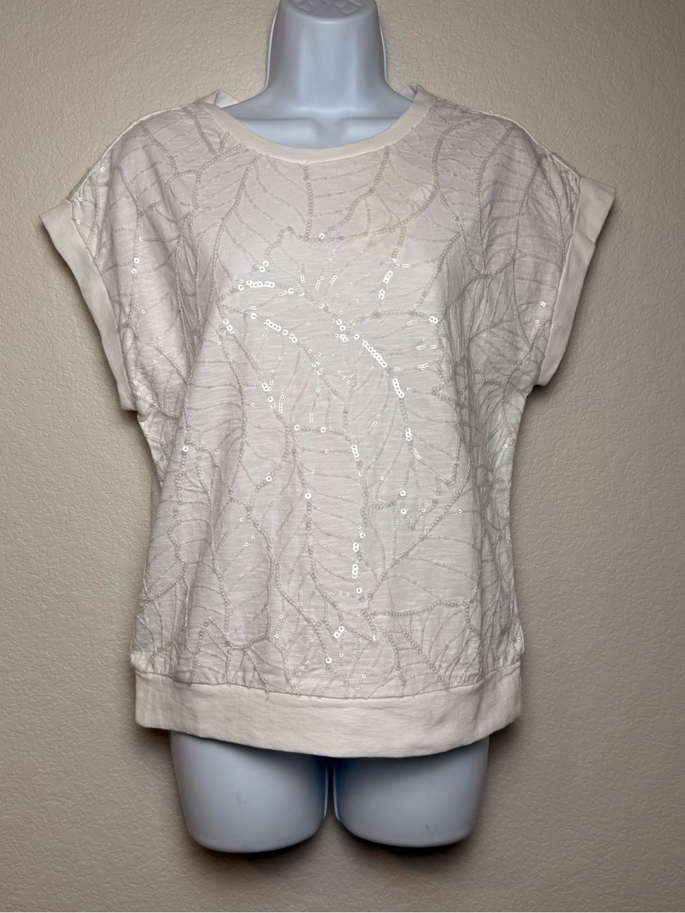 NWT Tommy Bahama Cream Sequin Leaf Embellished Short Sleeve Tee